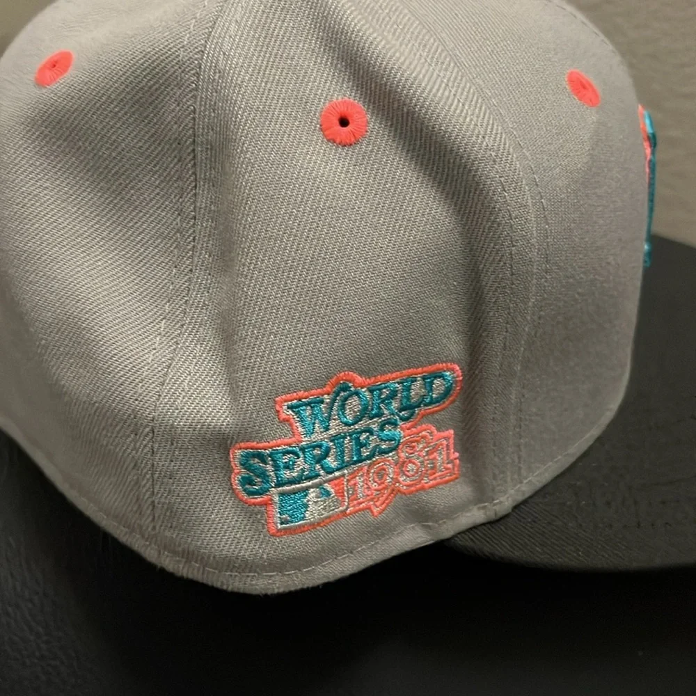 LA Dodgers (South Beach Colorway) New Era Fitted Size 7.5 Baseball Cap - Picture 2 of 4